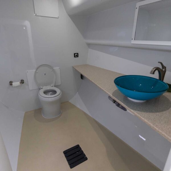 Hoku Nui modern onboard bathroom — snorkel tours Kona and manta ray tours with clean comfortable restrooms, Sea Paradise seaparadise.com